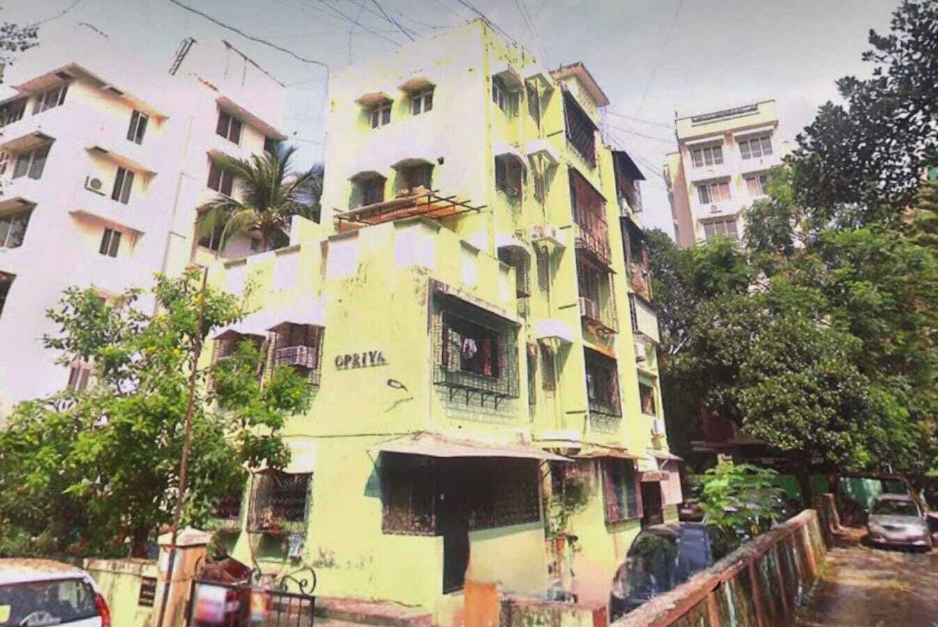 Rent 1 Rk in Bandra W, Mount Mary, Opriya.