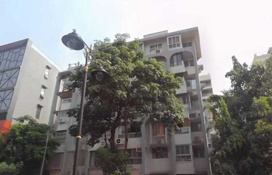 Rent, 2 Bhk in Santacruz W, Linking Rd, Saryu Apartments