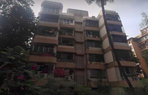 Rent F/F 580 sft Flat, Andheri W Juhu Versova Link Rd, Suyog building.