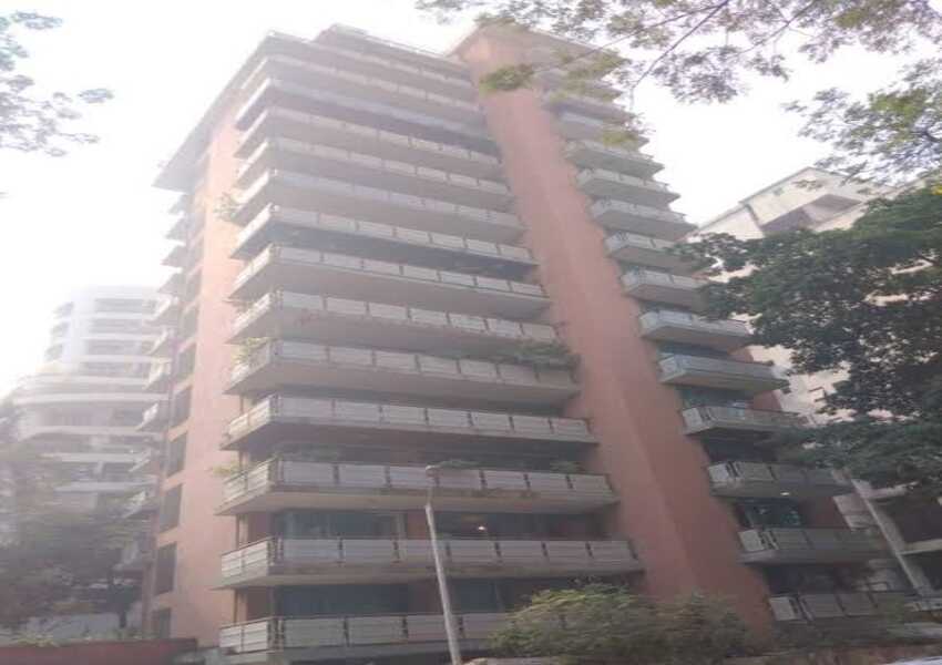 4 BHK Residential Apartment of 2450 sq.ft. Area for Sale at Anand Apartments, Khar West.