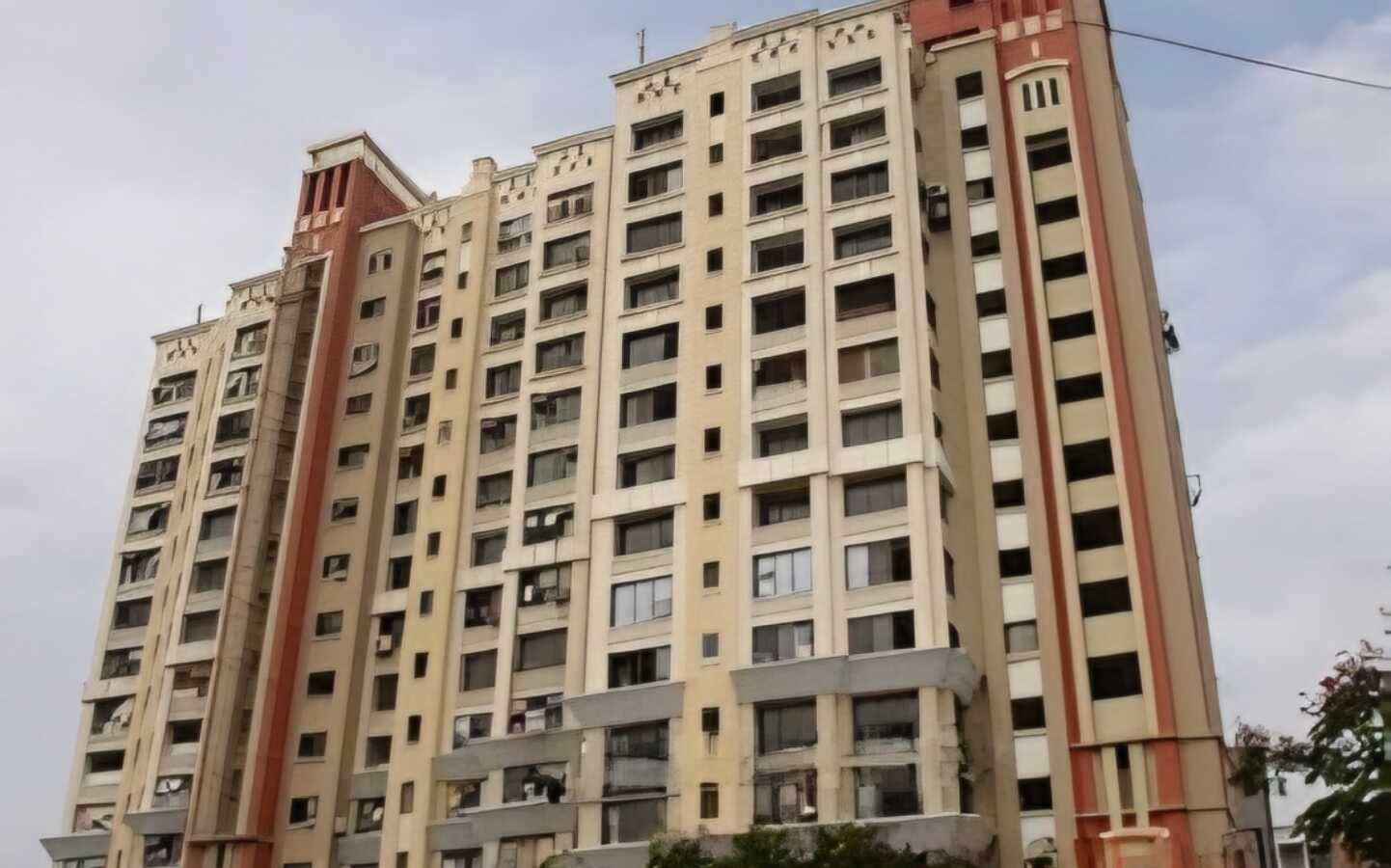 Distress Sale 4 Bhk in Ghtakopar E, Kukreja Palace, 2400 sft, Bank Auction.