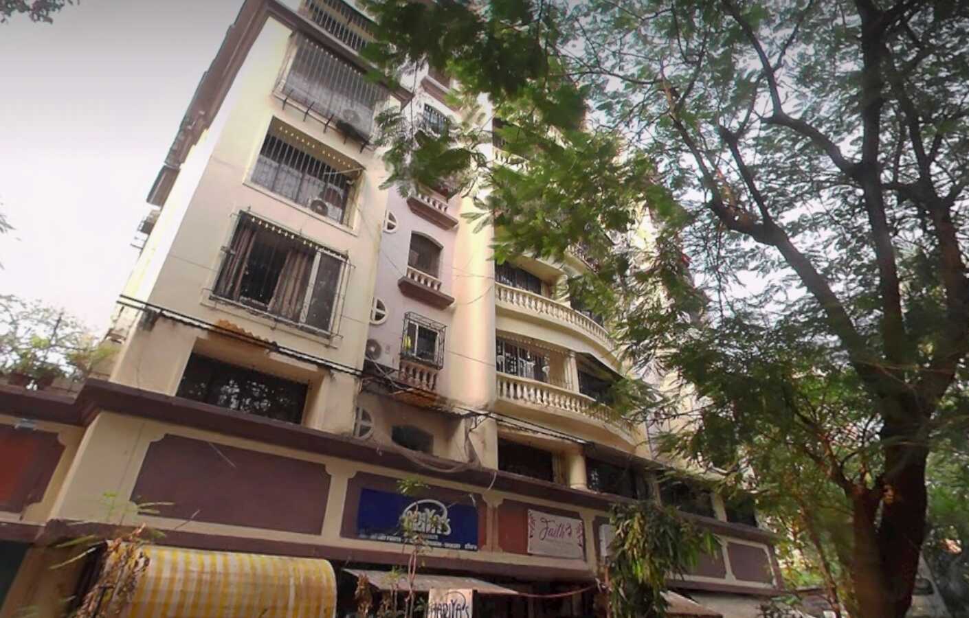 Rent S/F 3 Bhk in Santacruz W, Diamond Palace, Chapel Rd.