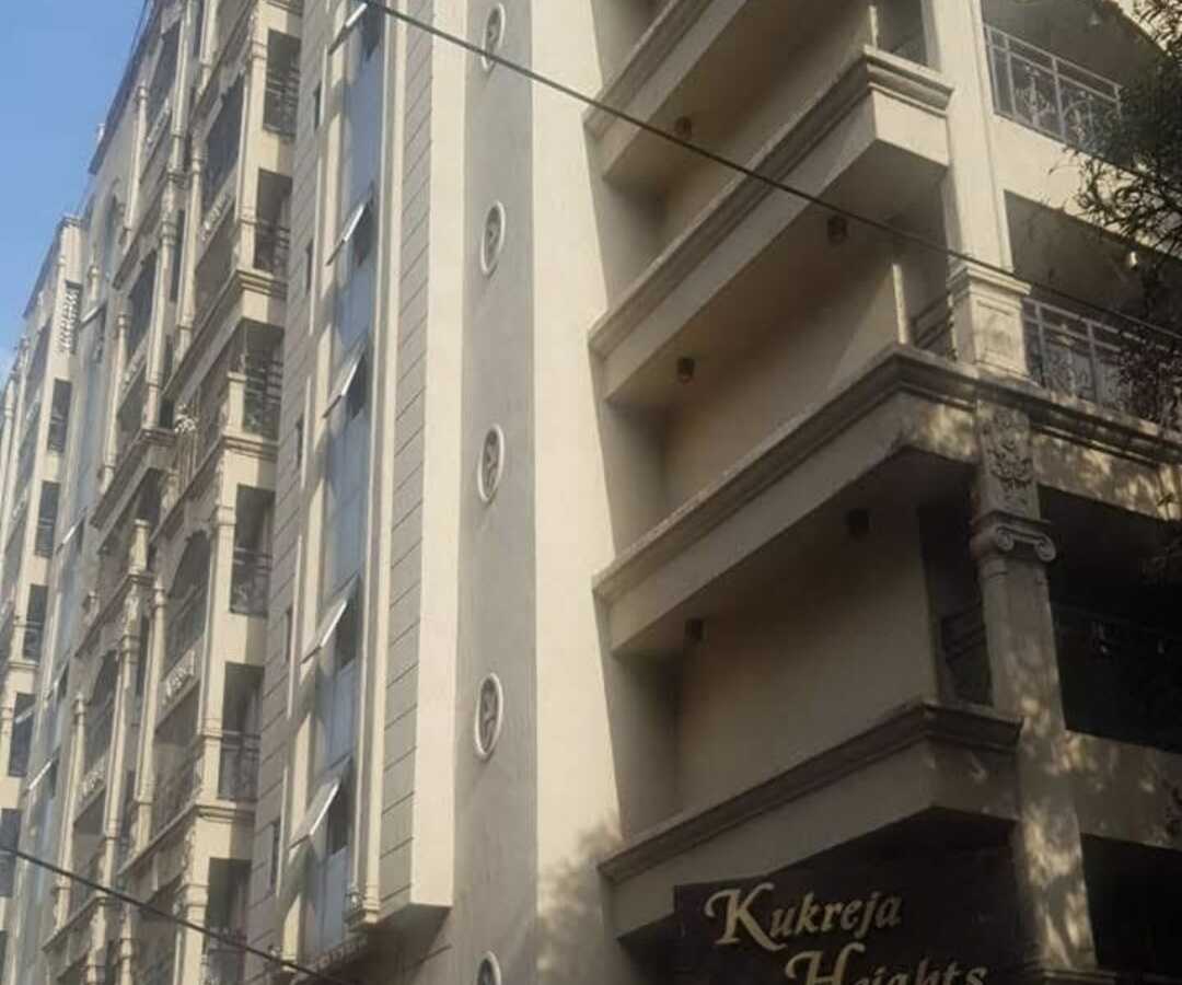Rent F/F 4 Bhk in Bandra W, Pali Hill, Kukreja Heights.