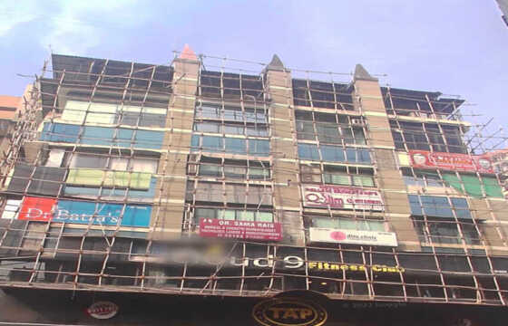 Sale F/F 350 sft Office, Link Rd Andheri W, Royal Plaza.