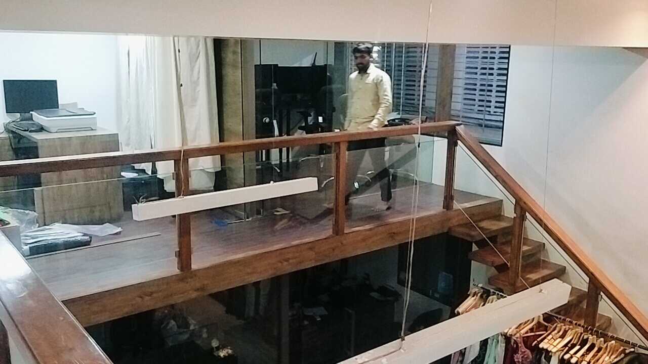 Rent F/F 1600 sft Office / Gala, Govandi E, in Industrial Estate, Office with Mezzanine.