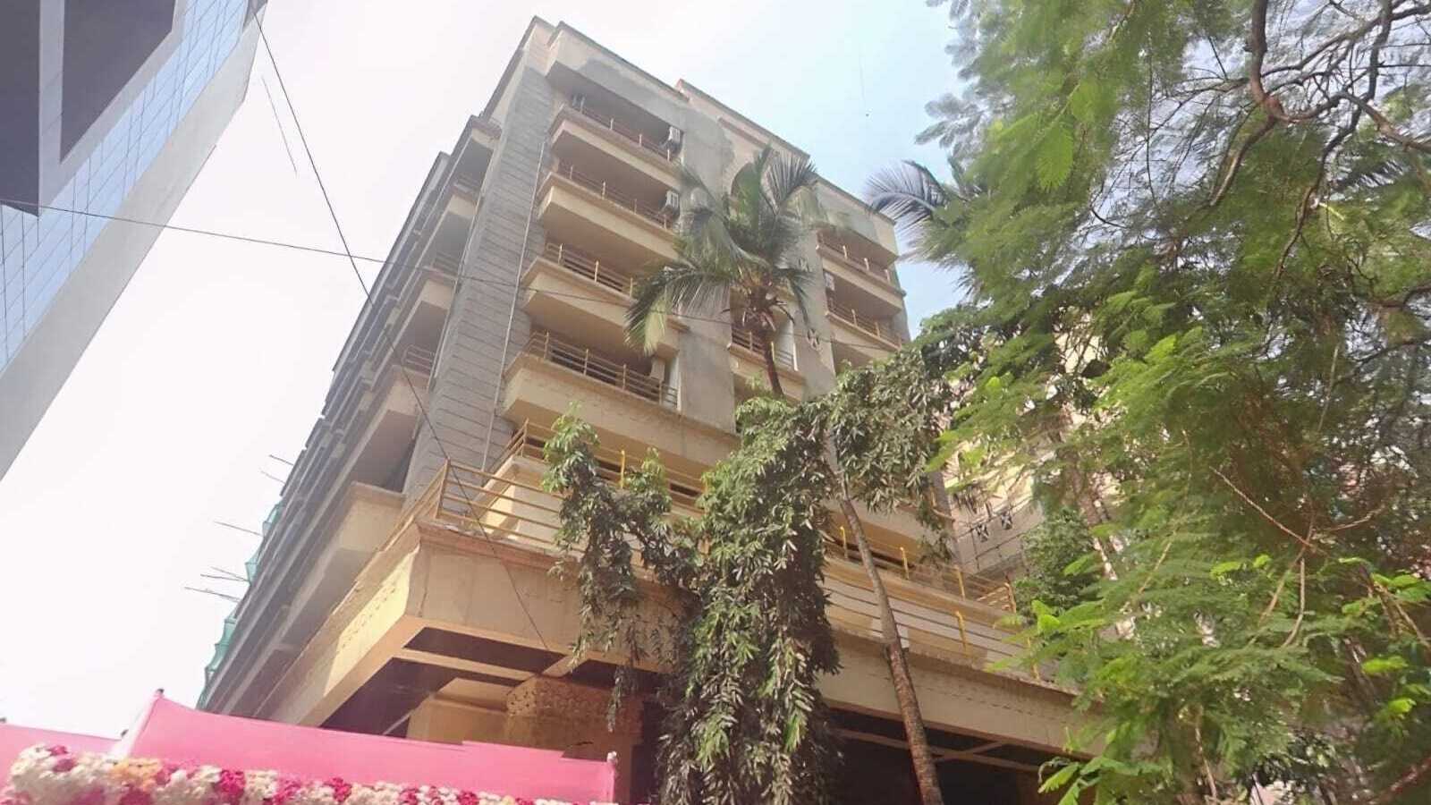 Anand Villa, Santacruz West.