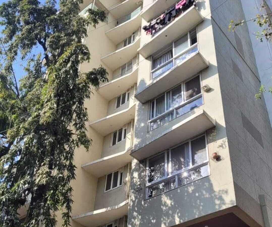 Sale 2 Bhk, 750 sft, Santacruz W, North Ave, Elite Simran.