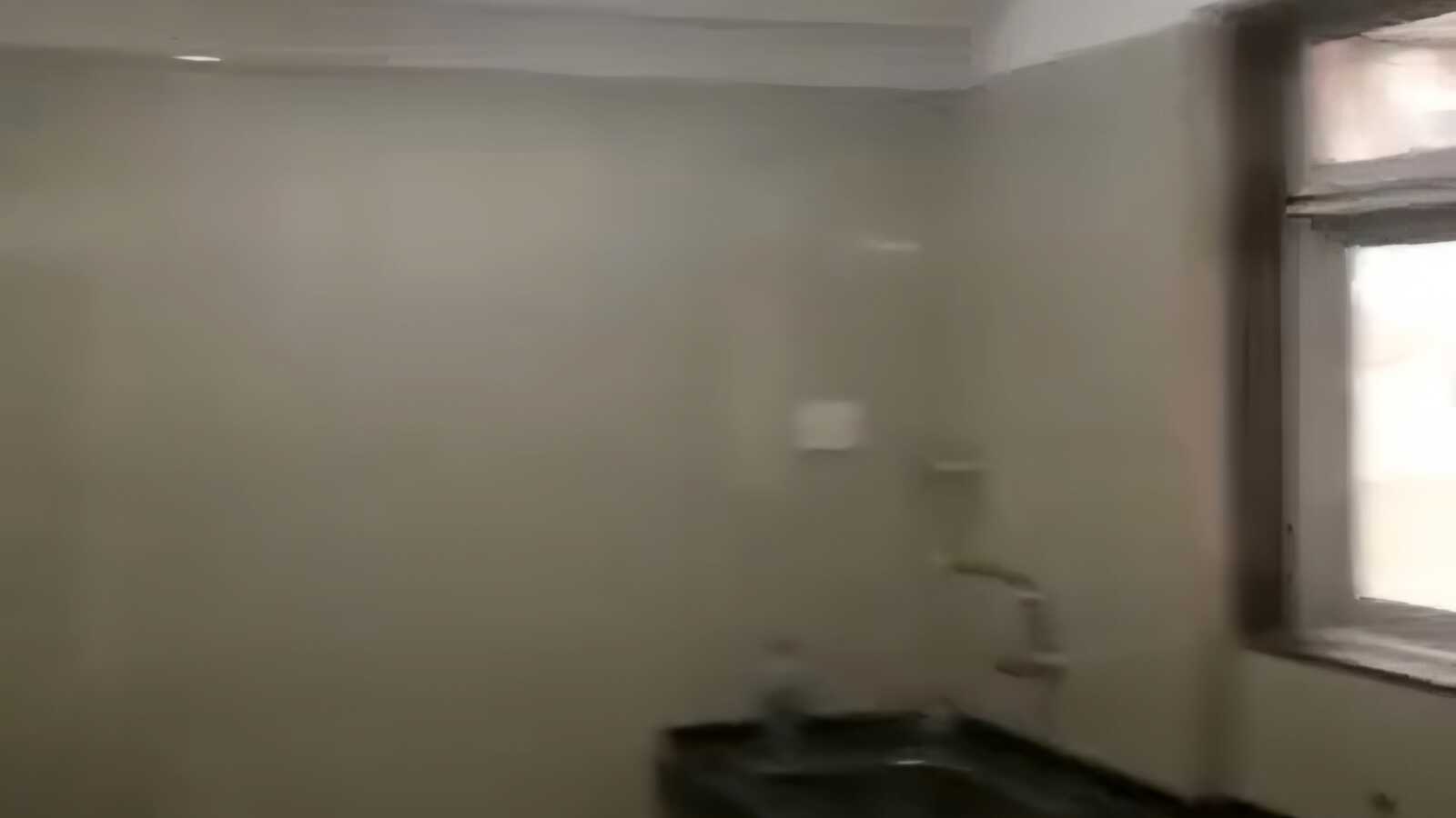 Sale 2 Bhk, 711 sft, in Vile Parle E, Nehru Rd.