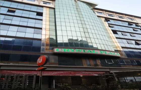 Sale 249 sft Office in Andheri W, Link Rd, Crystal Plaza.