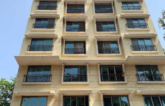 Sale 2 Bhk, 685 st, in Khar W, Vienna, Rd no. 3.