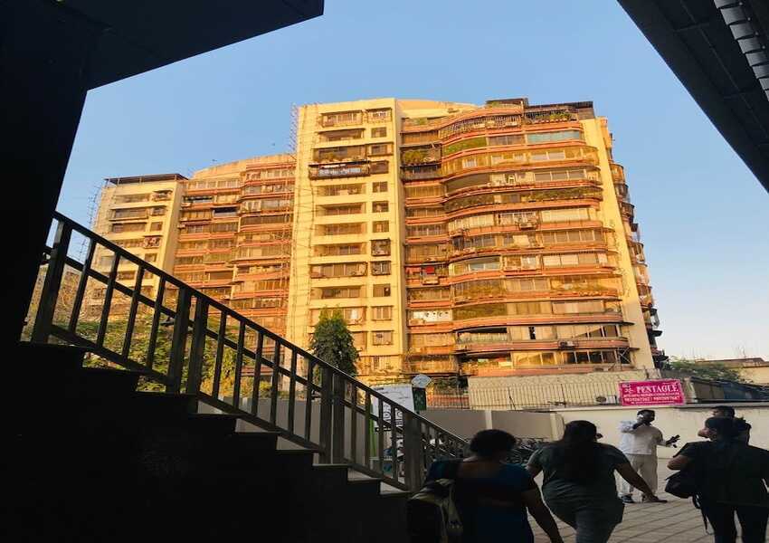 Sale 4 Bhk, Andheri W Oshiwara, 2000sft, Evershine Green.