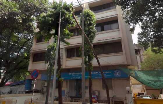 Rent Semi Furnished 750 sft Office in Khar W, SV Rd, Suraj Bhavan.