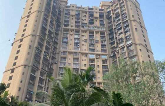 Sale 2200 sft Flat with Terrace, Andheri W, Shastri Nagar, Royal Empire.
