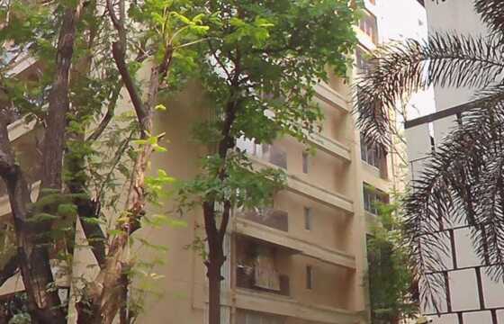 Sale 3 Bhk, 1020 sft, in Bandra W 15th Rd, Jolly Friends.