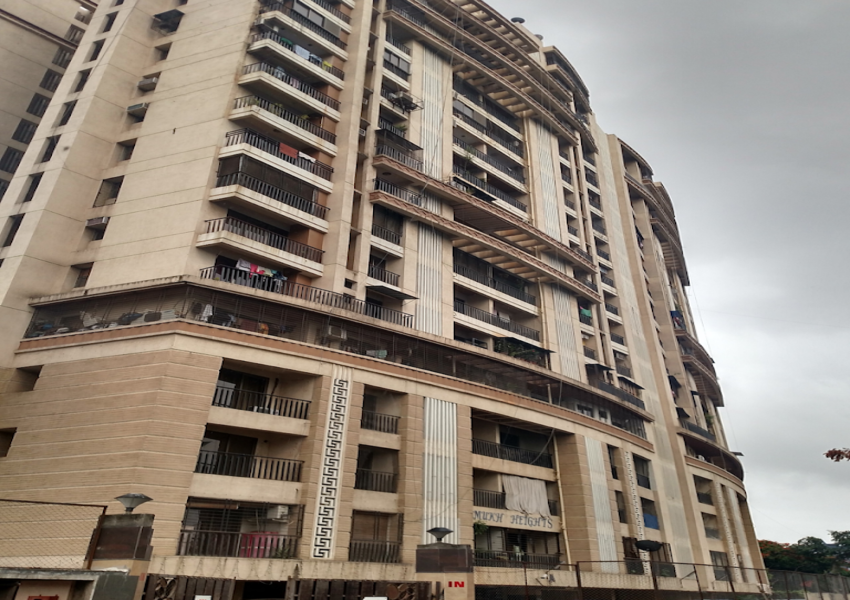Sale 1.5 Bhk, 566 sft, Andheri W Veera Desai, Pramukh Heights.