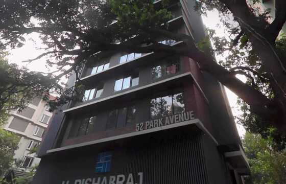 Sale 3 Bhk, 1000 sft, Khar W, 52 Park Avenue, 12th Rd.