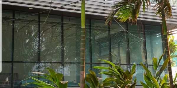 522 sq ft carpet area Office for Sale in Andheri West just off Link Road