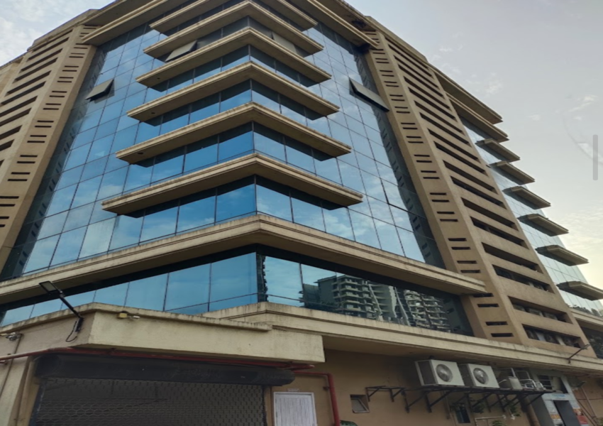 Fully Furnished Commercial Office Space for Rent at Raheja Plaza, Khar West.