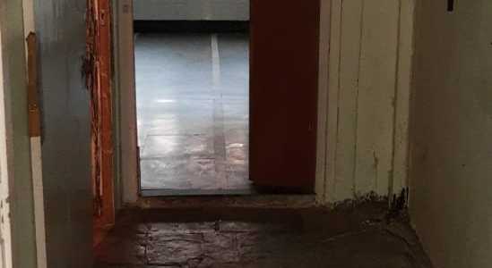 1 Bedroom Hall Kitchen (bhk) for Rent in Marine Lines