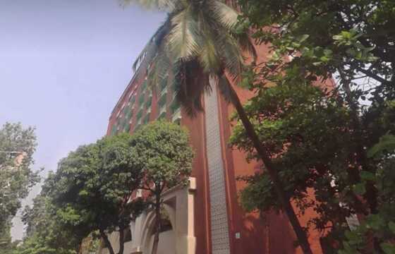Rent F/F 3 Bhk Resi Commercial Flat at SV Rd, Bandra W, Shiv Sadan.