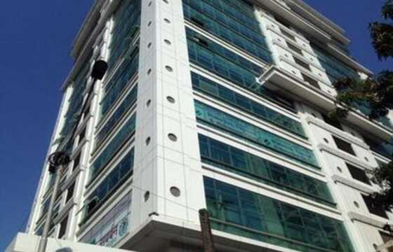 Rent F/F 1300 sft Office, Andheri W off Lokhandwala Rd, Aston.
