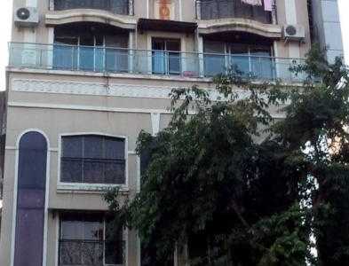 4 BHK Apartment For Sale At SV Road, Santacruz West.