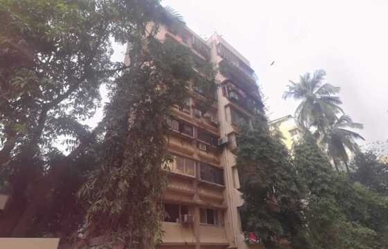 Sale 4 Bhk, 1650 sft, Santacruz W, West Avenue, Mangal Varsha.