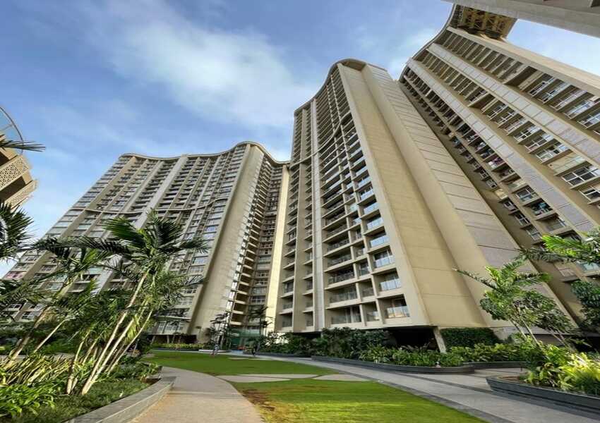 Furnished 4 BHK Residential Apartment of 1730 sq.ft. Area for Sale at Runwal Elegante, Andheri West.