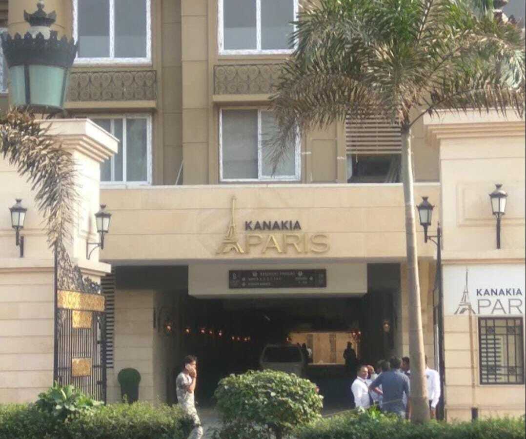 Rent S/F 5 Bhk, at Kanakia Paris, BKC Bandra E.