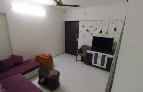 Well maintained 1 BHK for sale in Malad East near station