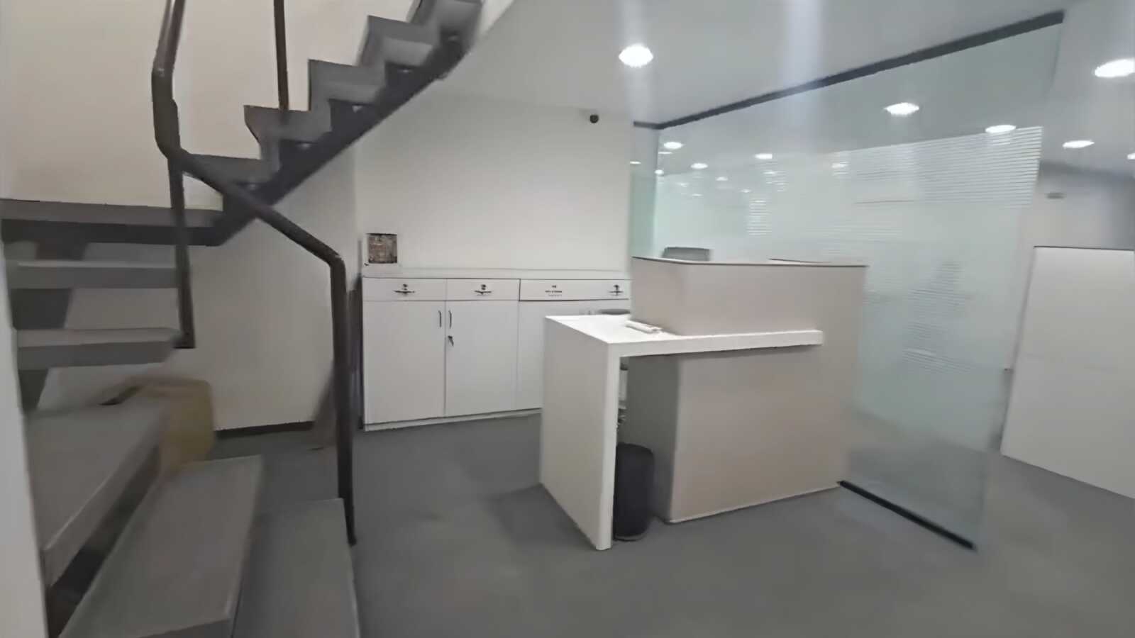 Rent Furnished 3333 sft Office in Andheri West, Near Link Rd