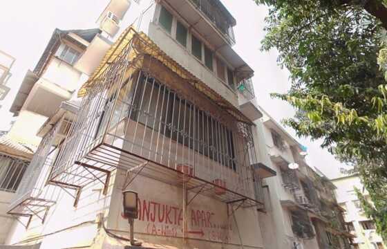 Rent Furnished 2 Bhk in Bandra W, SV Rd, Sanjukta Apartments.