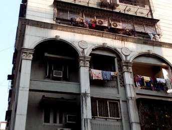 3 BHK Apartment For Rent At 16th Road, Khar West.