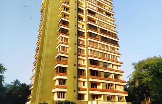 Rent Semi furnished Sea View 4 Bhk in Andheri W, Versova, Woodstock Tower.