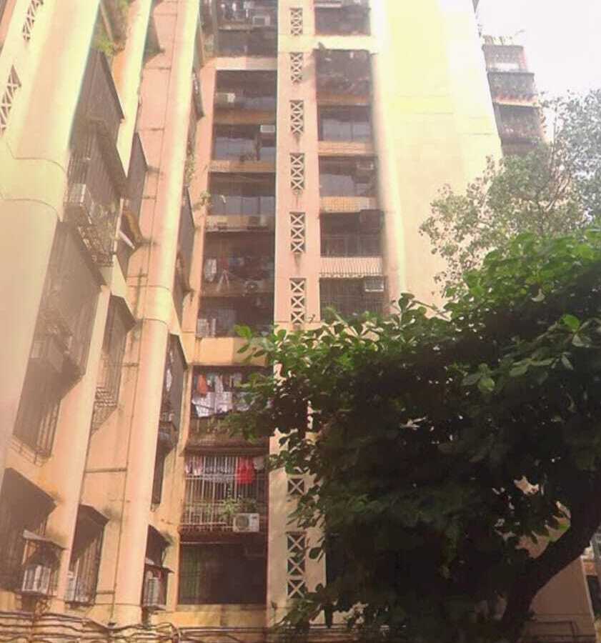Sale S/F 3 Bhk, 1100 sft, Andheri W Shastri Nagar, Golden Rays Chs.