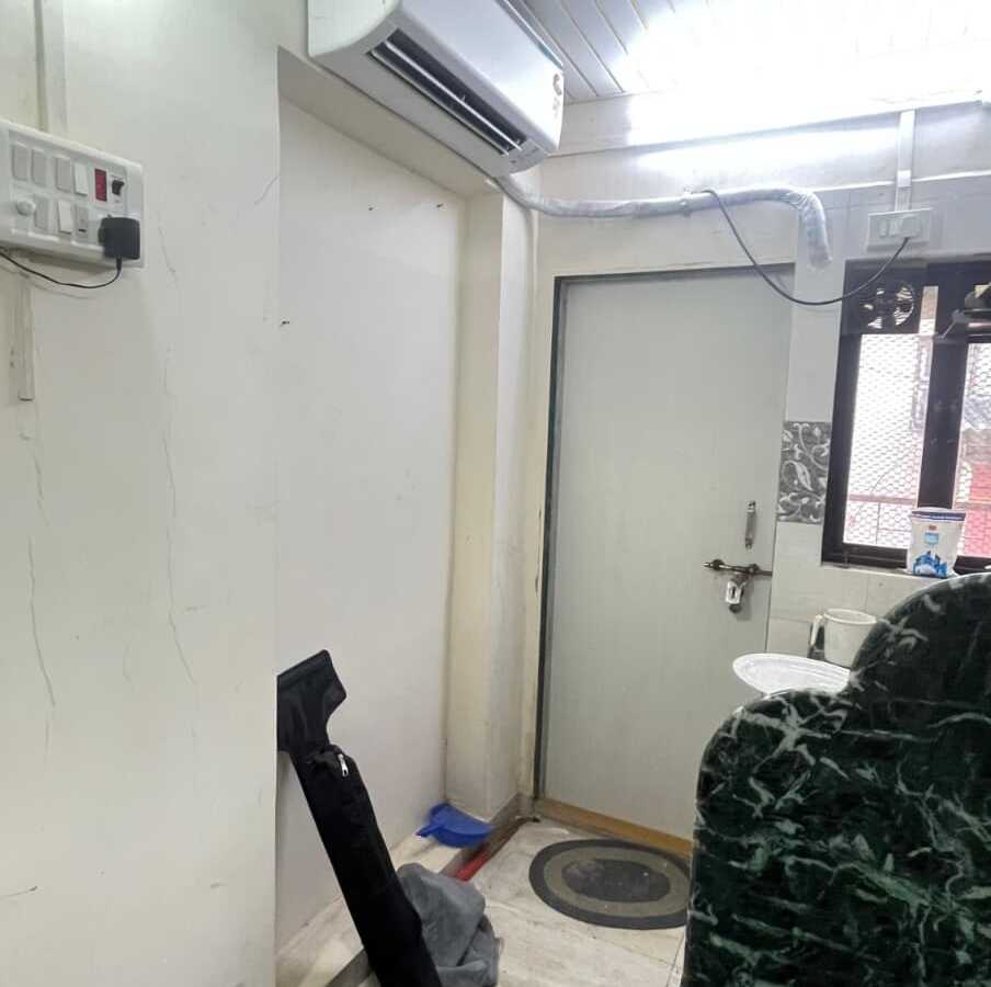 Rent 1 RK Studio in Juhu with Private Balcony.