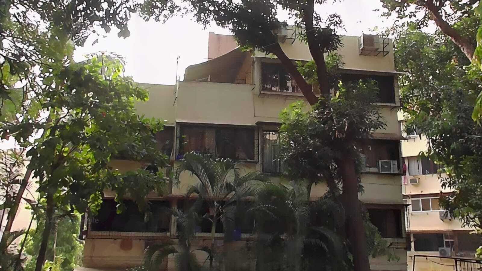 Sale 2 Bhk + Terrace, Bandra W, Rizvi Complex, 800+ sft, Parichay.
