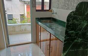 Rent 1 Rk Studio Apt at Juhu Tara Rd, Juhu Beach | with Private Balcony.