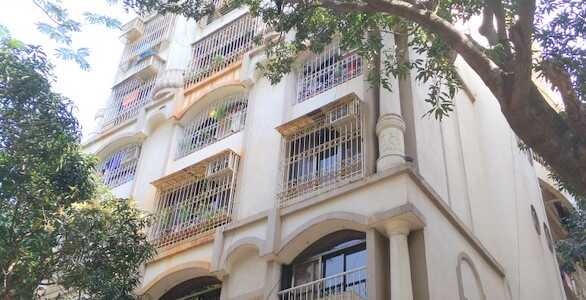 1 BHK Apartment For Sale At Linking Road, Santacruz West.