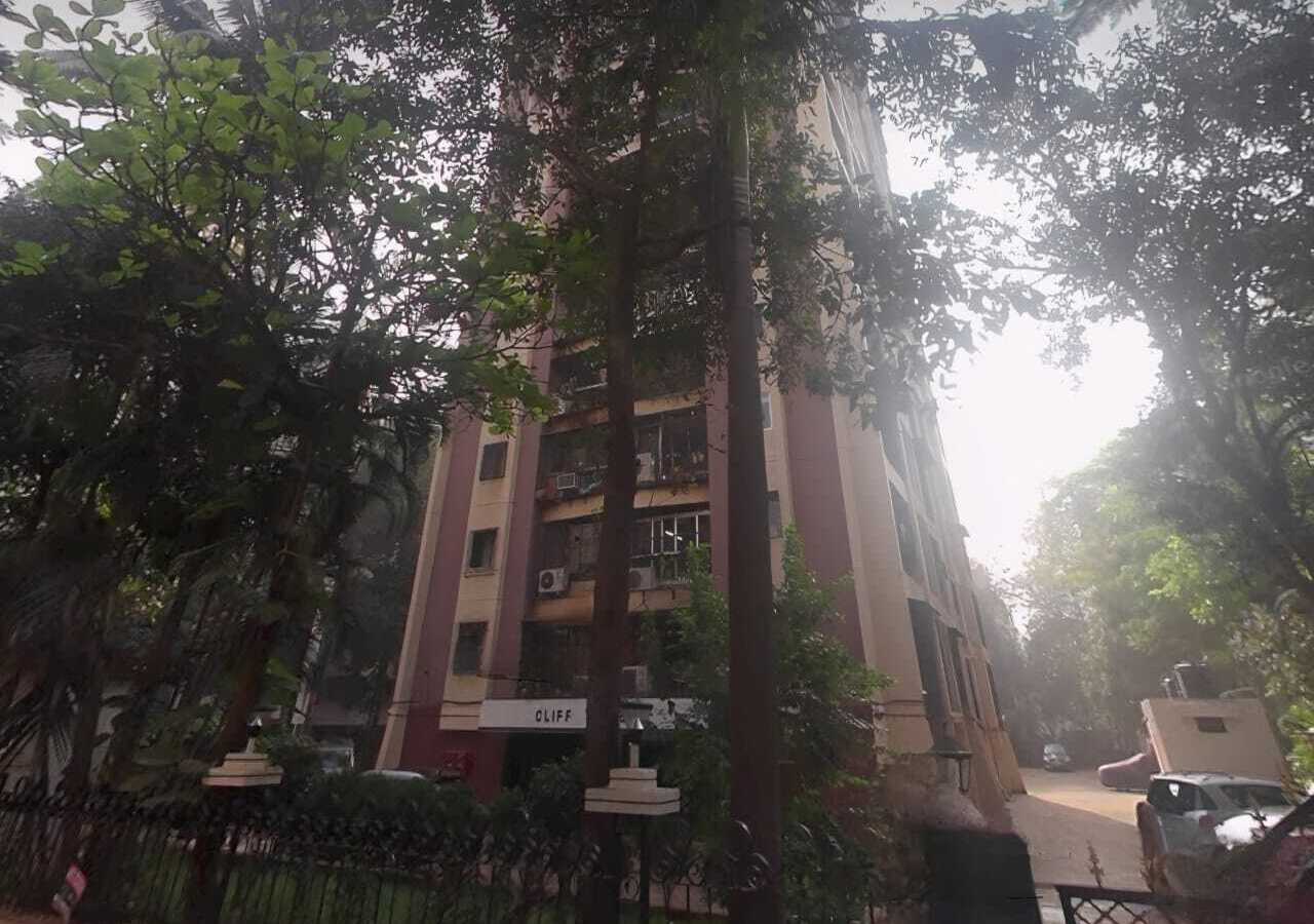 Sale 2 Bhk, 800 sft, Andheri W, Lokhandwala, Cliff Tower.