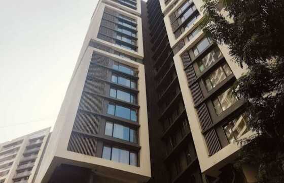 Rent Furnished 3 BHK, in Bandra East, Rustomjee Oriana, Kalanagar.