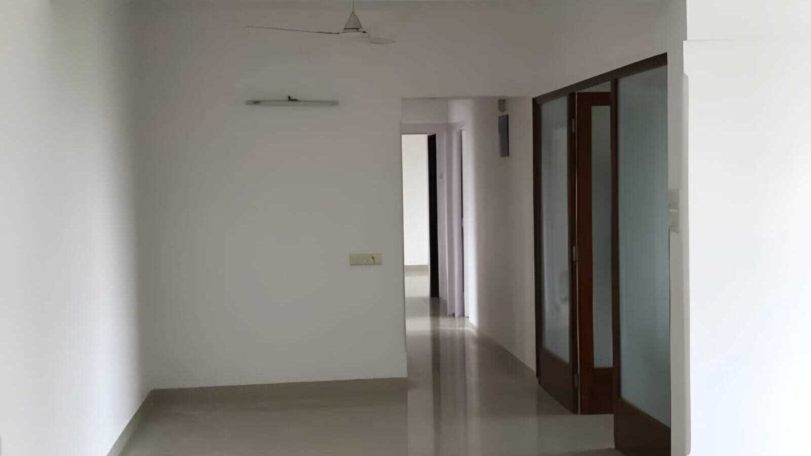 Sale 4 Bhk 1200 sft in Andheri West, Versova, Versova Kiran.