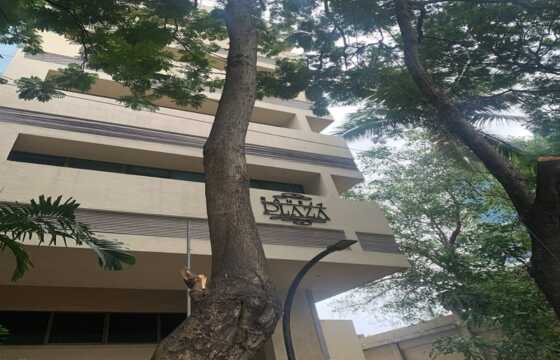 Pre Leased Commercial Office Space of 1540 sq.ft. Area for Sale at Raheja Plaza, Andheri West.