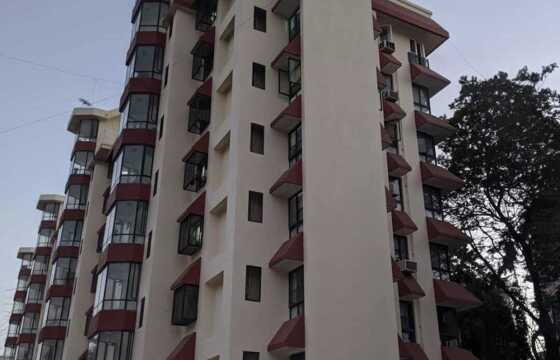 Sale 2 BHK, 960 sft, in Juhu, Juhu Tara Road, Maker Kundan Gardens.