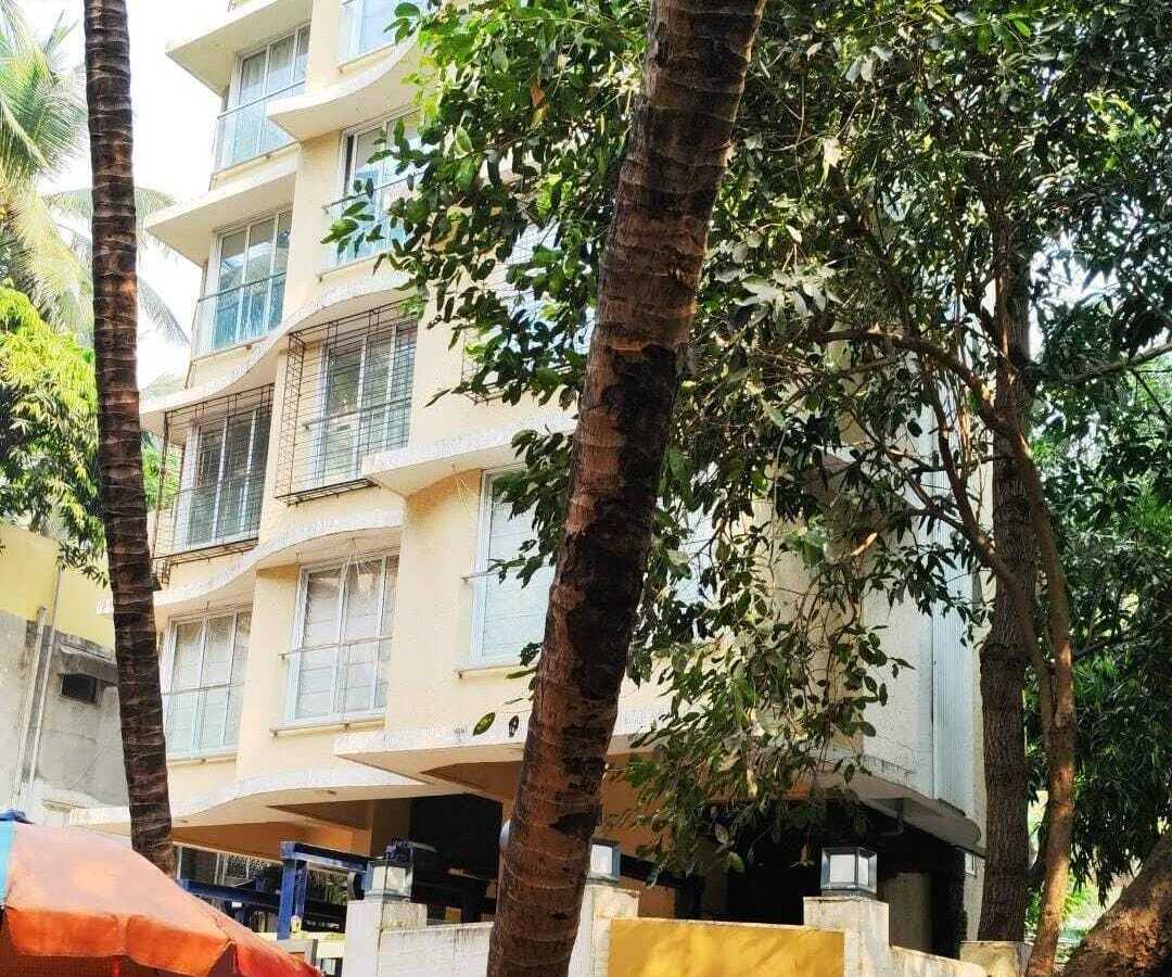 Sale 548 sft Flat, in Khar W, 18A Building, 18th Rd.