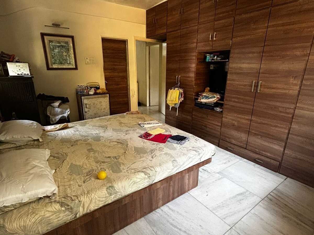 Sale 3 Bhk going for Redevelopment 900 sft in Andheri West, 4 Bungalows.