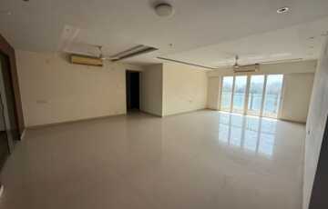 Rent 4 BHK in Juhu. Near Pushpa Narsee Park & Jamnabai School