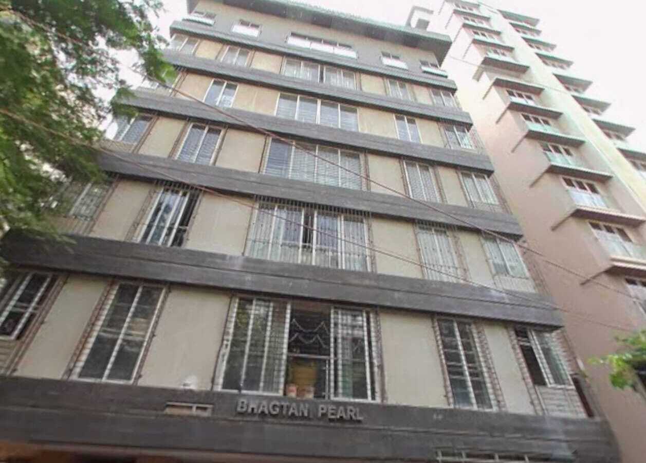 Rent S/F 3 Bhk at Bhagtani Pearl, Santacruz W, Saraswat Colony.