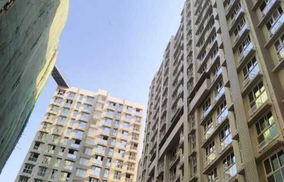 Sale S/F 3 Bhk, 900 sft, Platinum LIfe, Andheri W DN Nagar.