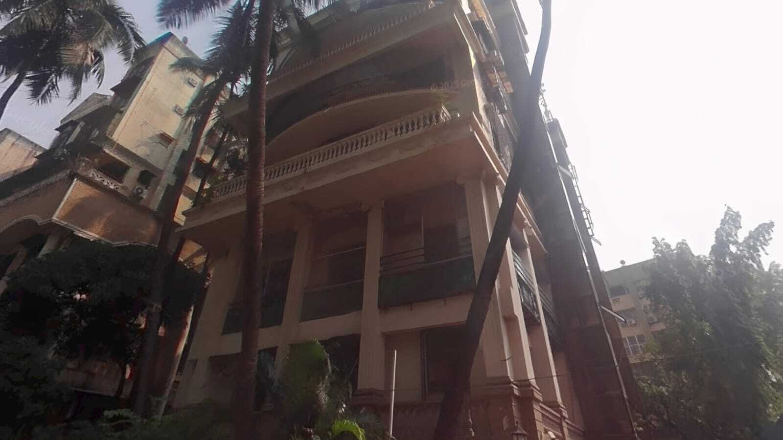 Sadanand Classic, Khar West